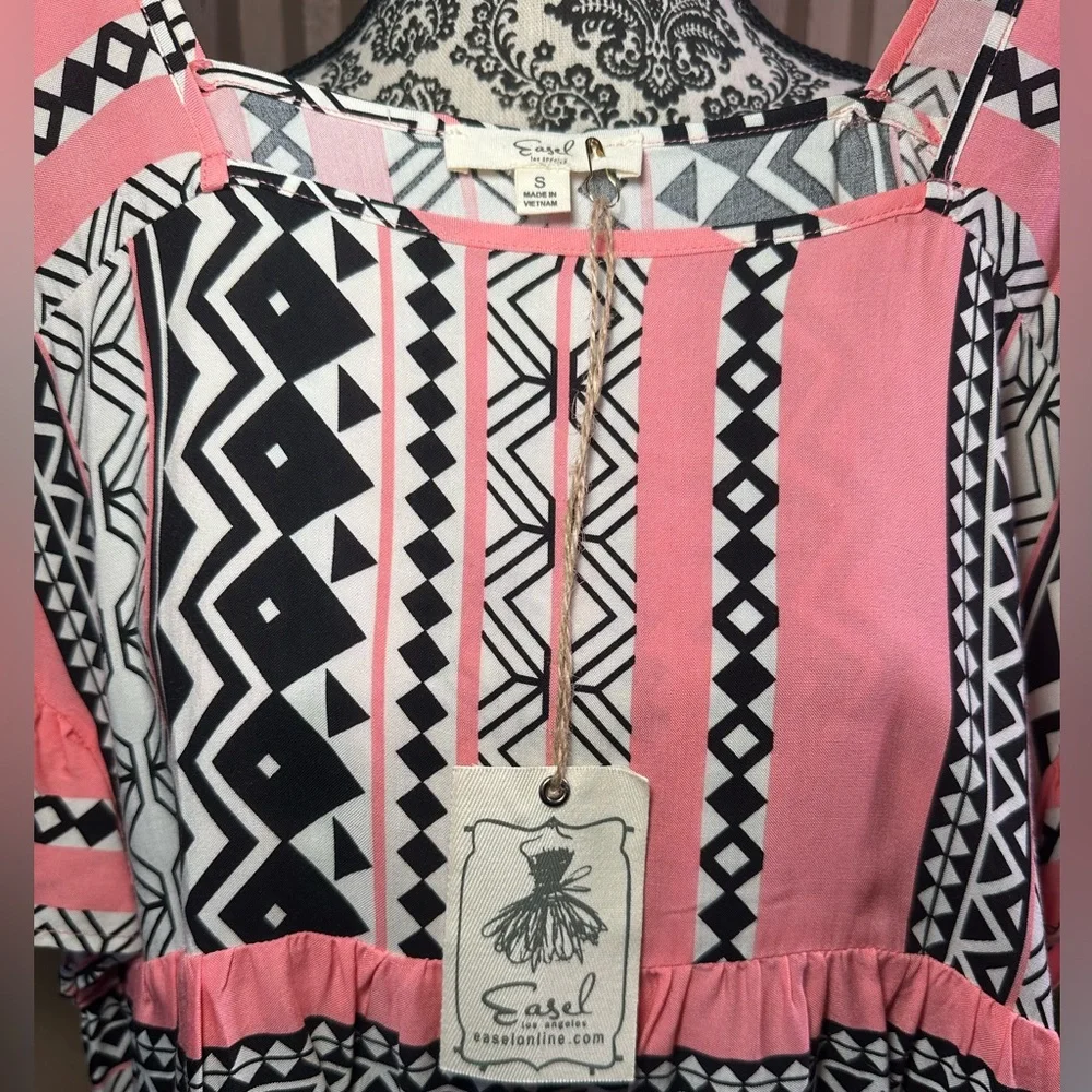 EASEL Top - Picture 5 of 6